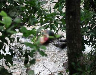 Homem foi encontrado decapitado na Cachoeira do Céuzinho (Foto: Paulo Francis)