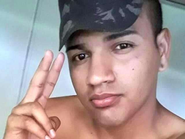 Suspeito de atirar em soldado, adolescente de 15 anos vai para Unei