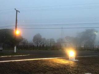 Nevoeiro voltou a cobrir Ponta Porã na noite desta quinta-feira (Foto: Direto das Ruas)