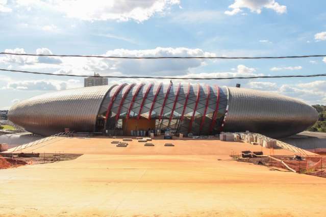 Secret&aacute;rio diz que obra do Aqu&aacute;rio foi mal planejada e &eacute; a mais pol&ecirc;mica
