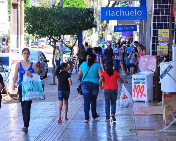 Em Dourados s&oacute; com&eacute;rcio tem expediente normal nesta segunda