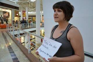 Universitária Ana Vitoria, de 18 anos, foi hoje ao shopping (Foto: Vanderlei Aparecido)