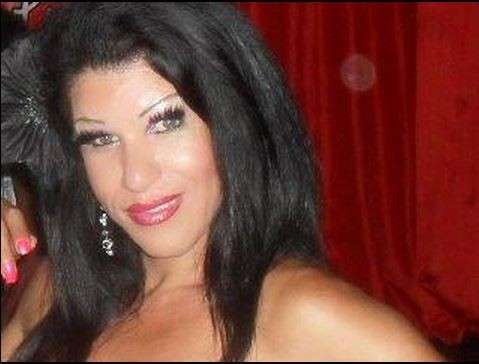 Travesti some ap&oacute;s sair para comprar cigarro e ter encontro em motel