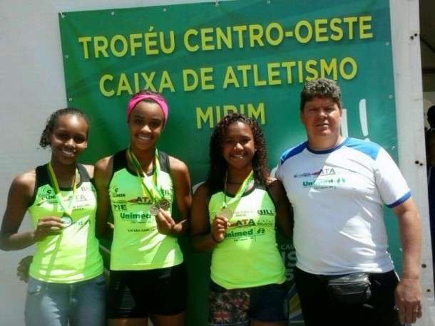 Tr&ecirc;s atletas competem pelo atletismo mirim em S&atilde;o Paulo