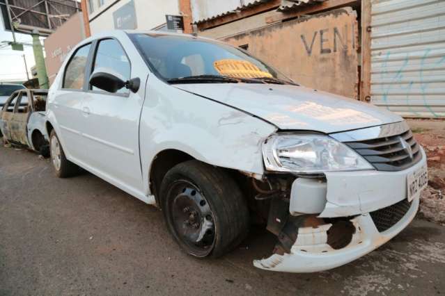 Mec&acirc;nico usa carro oficial do Detran para matar homem e ferir ex-mulher 