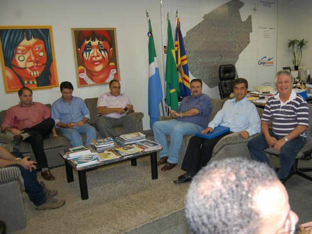 Prefeito est&aacute; reunido com 15 vereadores da bancada governista