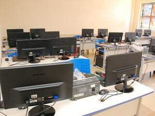 Laboratório de informática no novo prédio da FatecSenai. (Fotos: Minamar Júnior)