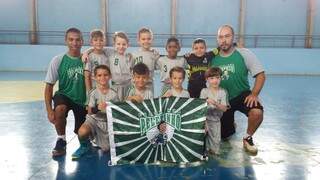 Equipe Mamadeira da Escolinha Pelezinho, campeã estadual da categoria no Estadual em Dourados (Foto: Divulgação)
