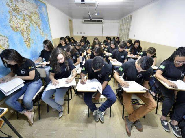 Crise derruba doa&ccedil;&otilde;es e amea&ccedil;a continuidade do Instituto Luther King