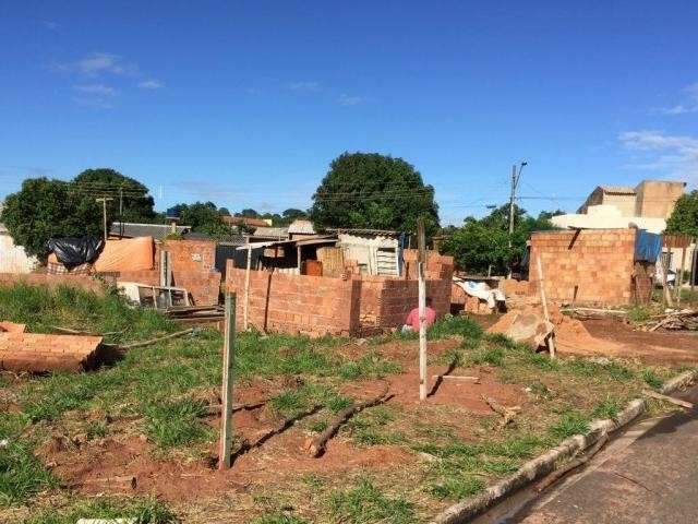 &quot;Agora &eacute; com a Justi&ccedil;a&quot;, diz prefeitura ao tentar retomar &aacute;rea invadida