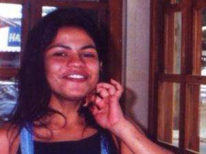 M&atilde;e de desaparecida h&aacute; 12 anos colhe material para exame de DNA