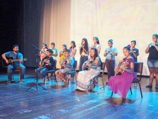 Apresentação musical de grupo da rede municipal (Foto: Divulgação/ Prefeitura)
