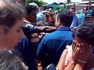 Amanda chorou e ouviu do prefeito Alcides Bernal (PP), que &quot;toda mudança traz dificuldade&quot;. (Foto: Marcos Ermínio)