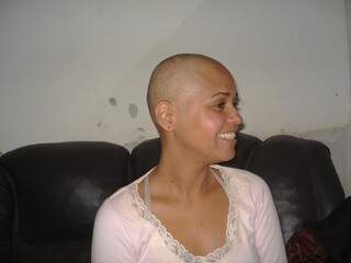 Em 2009, Rosinha chegou com cabelos nascendo à Colônia Paraguaia. (Foto: Arquivo Pessoal)