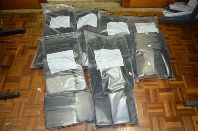 Apreendidos em SP 70 quilos de coca&iacute;na em Hilux com placas de MS