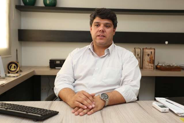 &quot;O problema n&atilde;o &eacute; financeiro&quot;, diz deputado que renunciou &agrave; candidatura