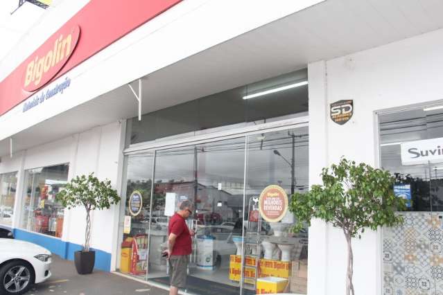 Bigolin fecha lojas e funcion&aacute;rios e empresa divergem sobre motivos
