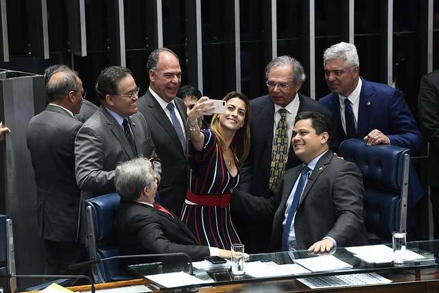 Reforma &eacute; aprovada com &ldquo;sim&rdquo; de 3 senadores de MS, mas vota&ccedil;&atilde;o &eacute; retomada hoje