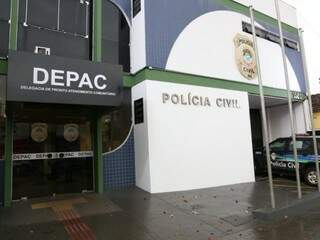 Caso foi registrado na Depac Centro (Foto: Paulo Francis)