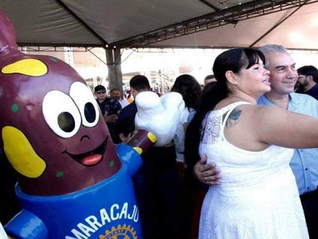 Azambuja elogia Festa da Lingui&ccedil;a e anuncia constru&ccedil;&atilde;o de escola