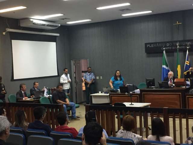 Defesa diz que pistoleiro &eacute; &ldquo;boi de piranha&rdquo; e v&iacute;tima de arma&ccedil;&atilde;o da pol&iacute;cia 