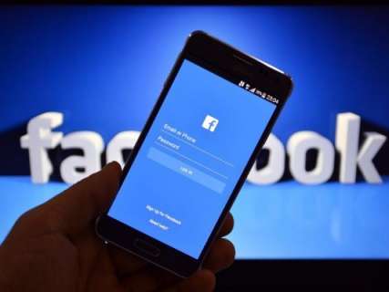 Facebook é o aplicativo mais baixado da história no Google Play e na App Stor