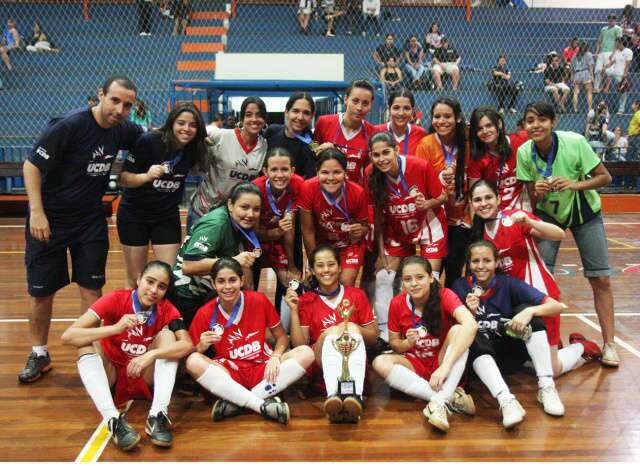  UCDB/CDB &eacute; a campe&atilde; do futsal feminino dos Jogos Abertos de Campo Grande 