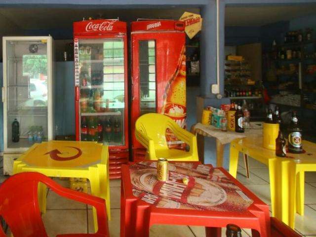  Homens invadem conveni&ecirc;ncia e roubam comerciante no Conjunto Uni&atilde;o 