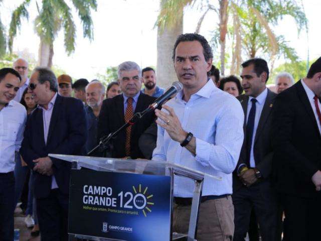 Prefeitura entrega 20 &ocirc;nibus e obras em terminais come&ccedil;am em novembro
