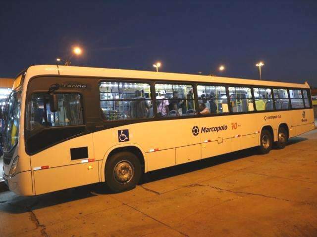 Capital testa &ocirc;nibus de 15 metros fabricado como alternativa a articulados