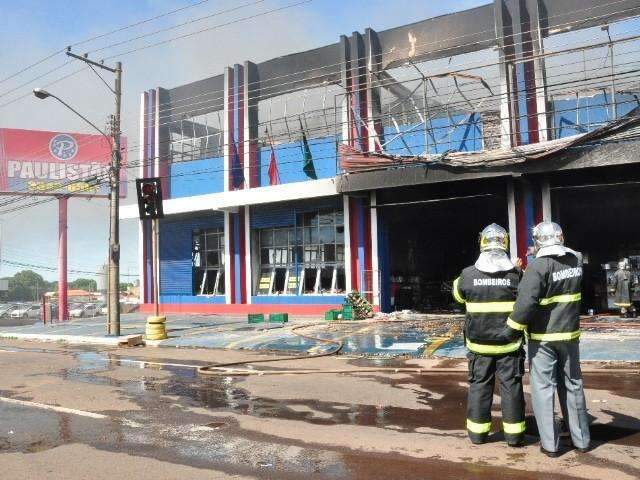 Com rede desligada, 322 im&oacute;veis ficaram sem energia