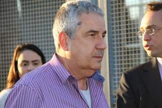 João Amorim (camisa listrada) é apontado como lider de esquema de fraudes em licitações. (Foto: Marcos Ermínio)