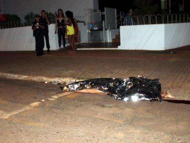 Justi&ccedil;a absolve uma e condena cinco travestis por morte de colega