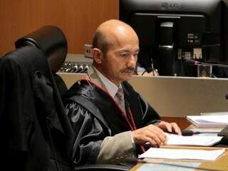 Desembargador Emerson Cafure durante sessão da 1ª Câmara Criminal (Foto: TJMS/Divulgação)