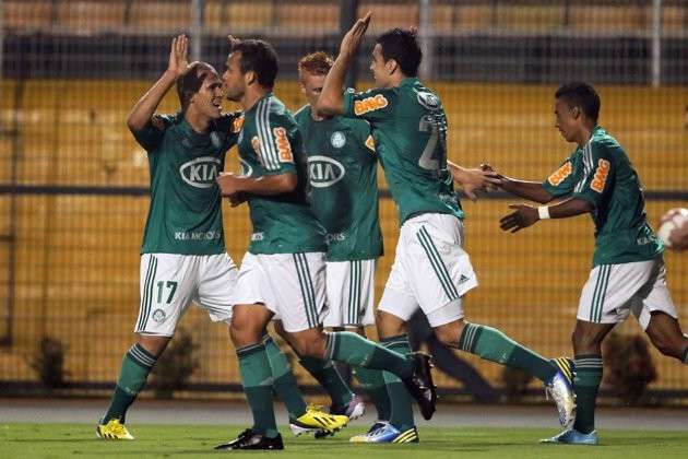 Palmeiras vence por 2 a 0 e assume segunda posi&ccedil;&atilde;o do Grupo 2