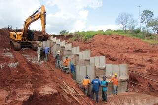 Obras dará controle da erosão no Parque do Sóter e das enchentes na região (Foto:Denilson Secreta)