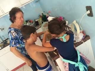 Dona Cerise , ainda hoje, consegue levar até os bisnetos para cozinha. (Foto: Arquivo Pessoal)