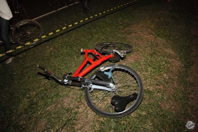 Adolescente morre ao ser atropelada enquanto atravessava a BR-163