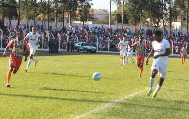 Naviraiense garante vaga na final ap&oacute;s derrota para o Itapor&atilde; em jogo tumultuado