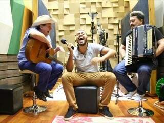 Mantendo a essência, Tostão e Guarany falam da atual música sertaneja 