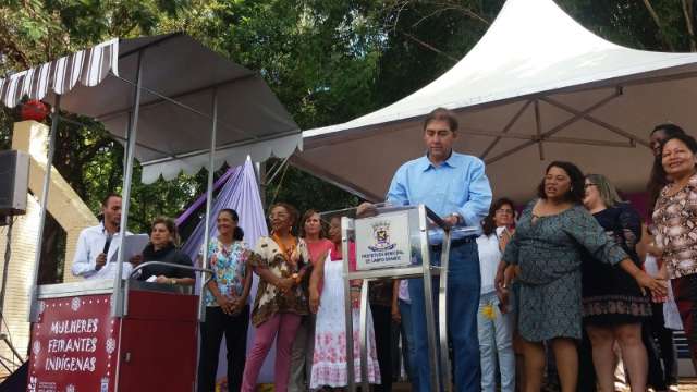 Bernal insiste em conversar com promotor antes de mexer em conv&ecirc;nios