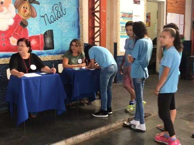 Em elei&ccedil;&atilde;o in&eacute;dita, 94 escolas escolhem diretores nesta quinta-feira