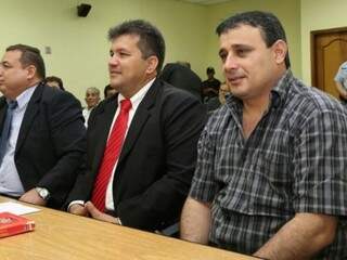 Neneco (1º à direita) está preso por homicídio no Paraguai, mas procurador quer processá-lo também por narcotráfico (Foto: ABC Color)