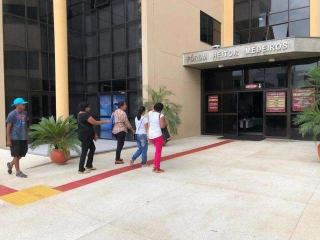 &ldquo;Foi ato de desespero&rdquo;, dizem m&atilde;es de adolescentes que fugiram de Unei 