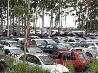 Pátio do Detran tem mais de 50 mil veículos. (Foto: Arquivo)
