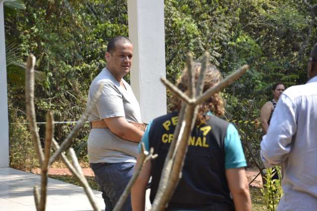 Pedido de exame de insanidade paralisa processo contra assassino de professora