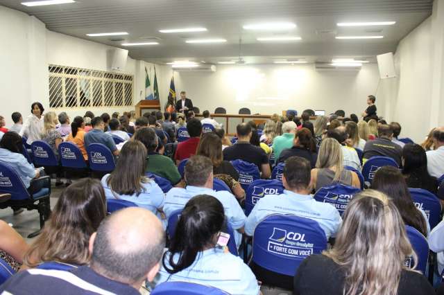 CDL oferece produtos e servi&ccedil;os para empres&aacute;rios driblarem crise econ&ocirc;mica
