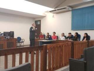 Promotoria e jurados durante a sessão de julgamento. (Foto: Divulgação) 