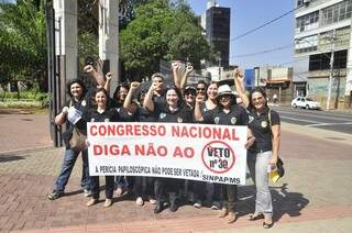 Papiloscopistas protestam no centro da Capital (Foto: João Garrigó)