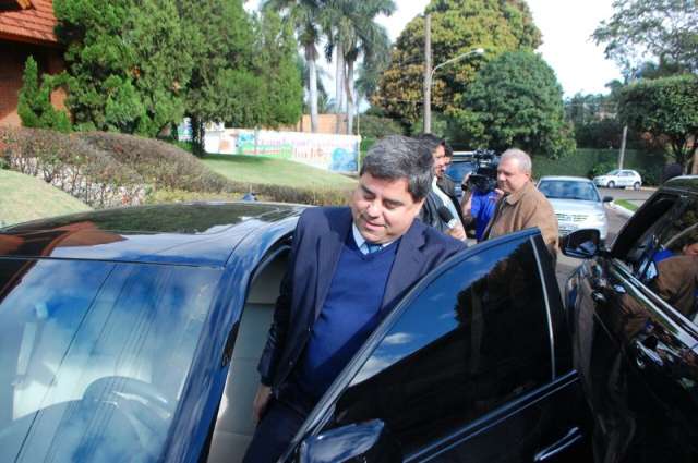 &quot;Uma opera&ccedil;&atilde;o simples&quot; e n&atilde;o apreendeu documentos, diz advogado de Amorim